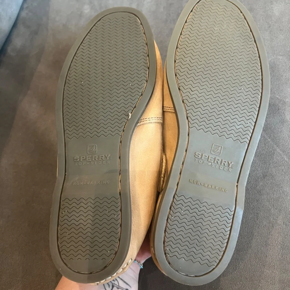 Size 5M Sperry Boat Shoes